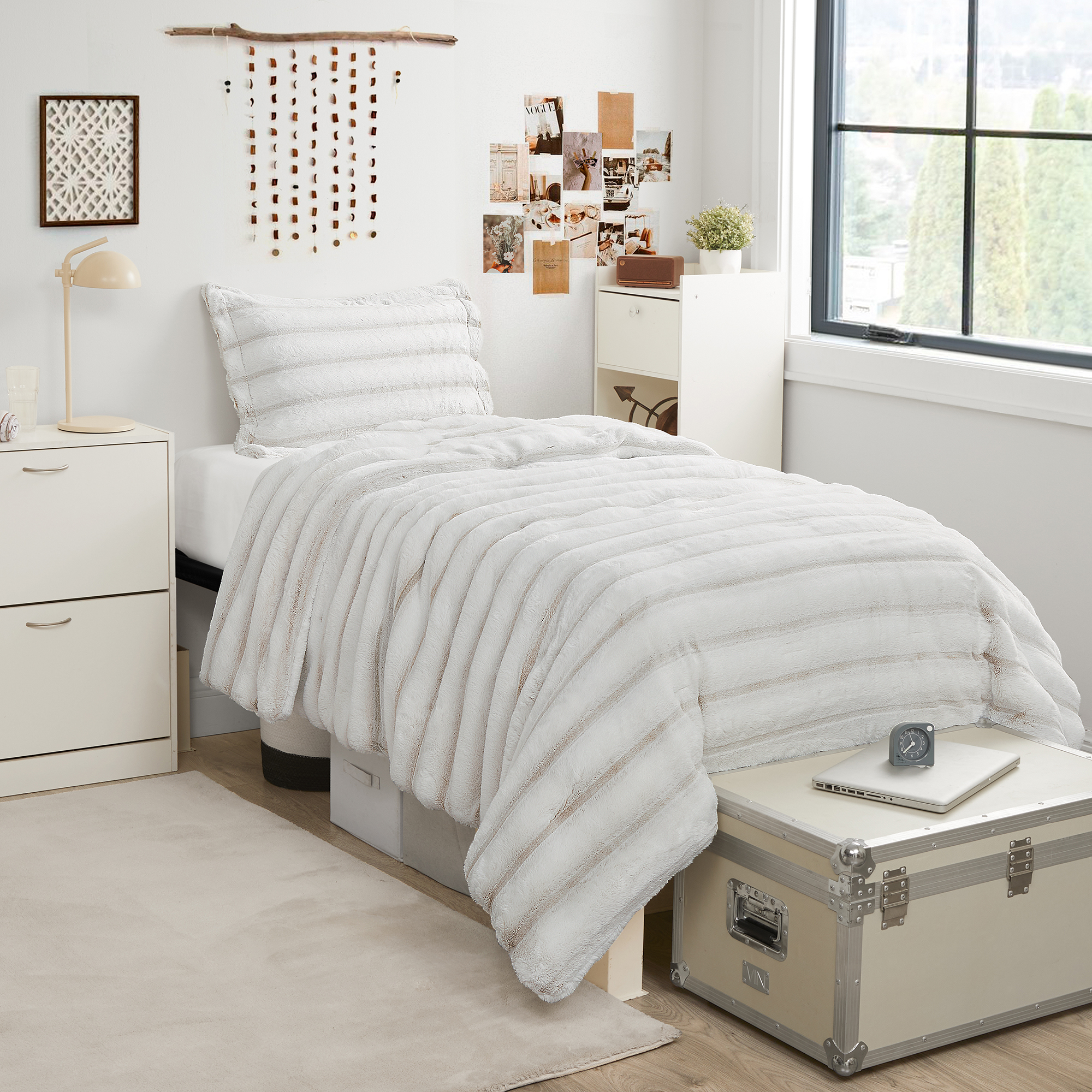 Jelly Rolls Chunky Bunny - Coma Inducer Twin XL Comforter - Powder